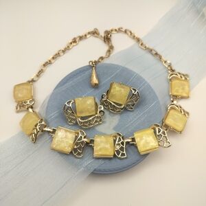 Vintage Coro Yellow and Gold Tone Necklace And Clip On Earrings Set